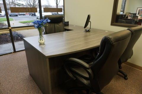 Executive Desk & Guest Seating